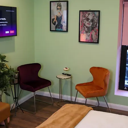 Sunday Street Boutique * 德罗赫达