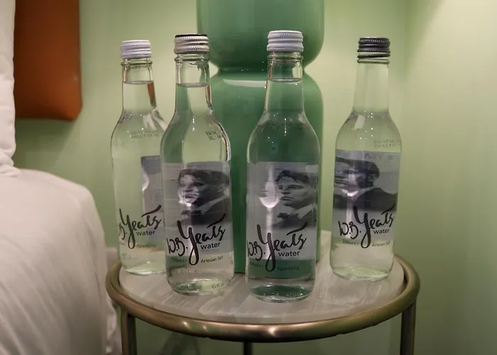 Sunday Street Boutique * 德罗赫达